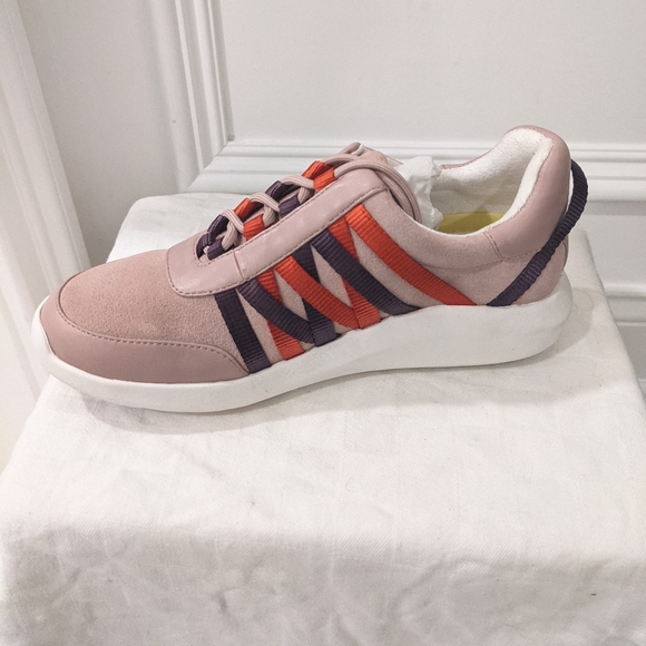 NWOT suede sneakers by Kenneth Cole - Picture 9 of 12